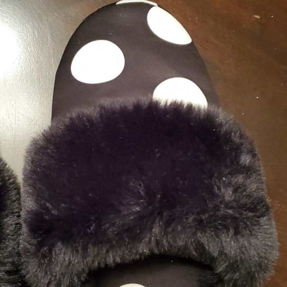 Very nice VS Slippers - Picture 2 of 6